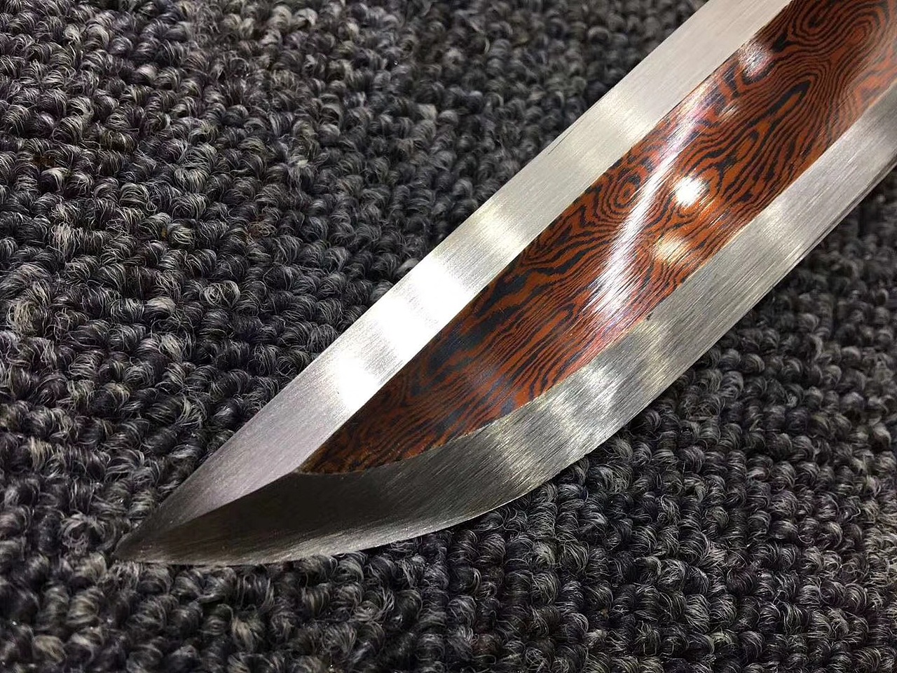 八角红木大血槽唐刀