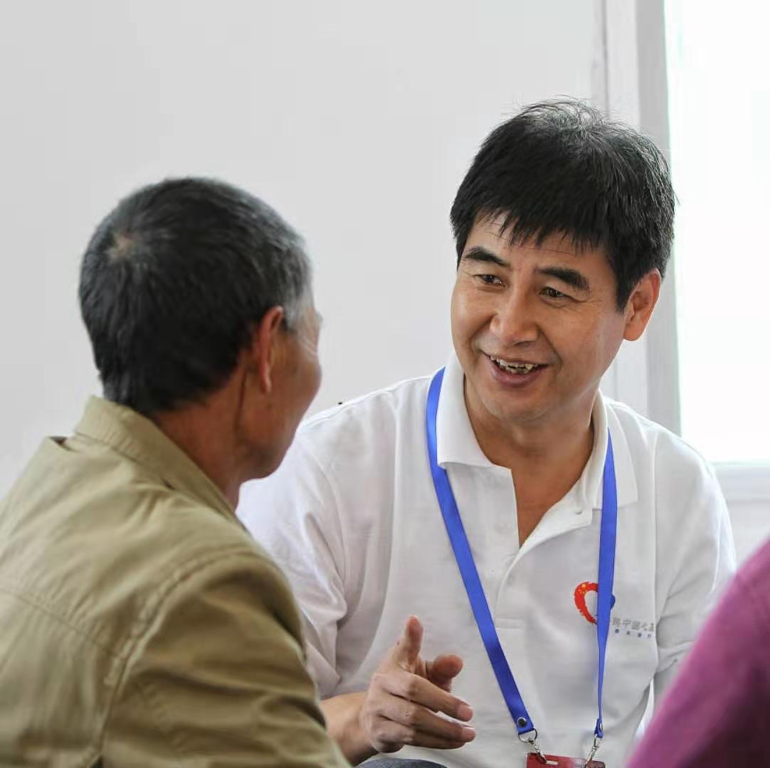 人文纪实 我在义诊现场