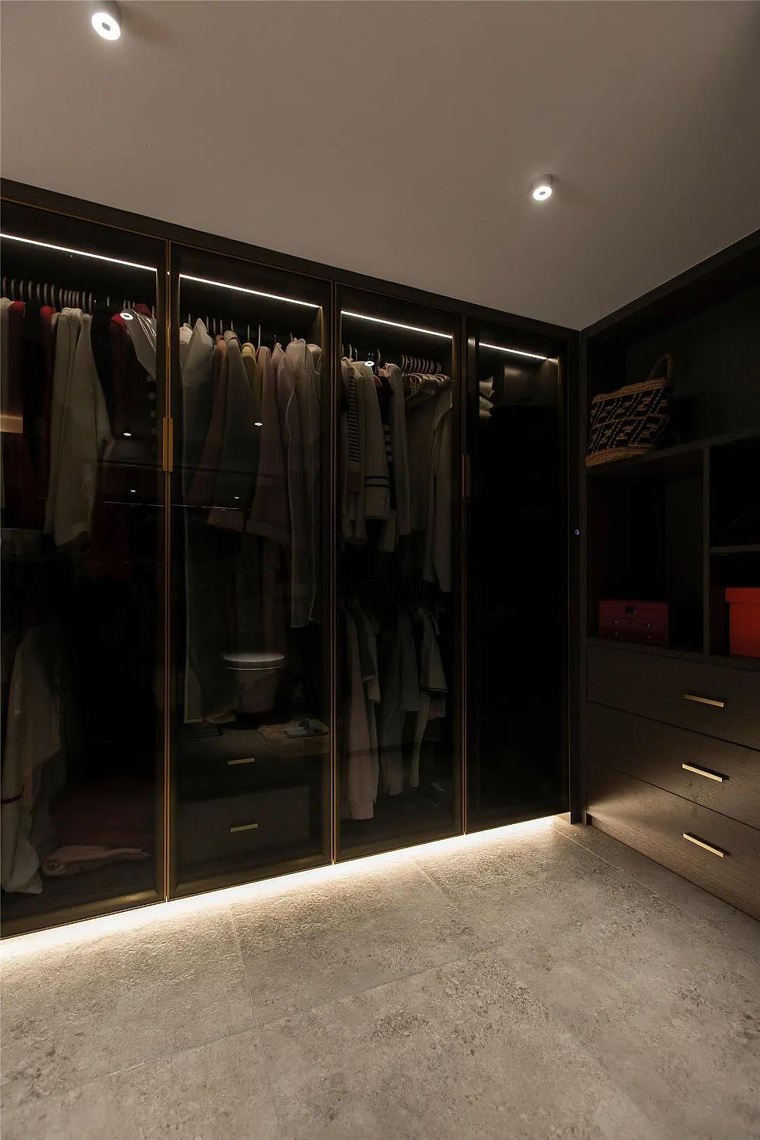 85m²现代风复式住宅,低调沉稳、高级时尚的两人居