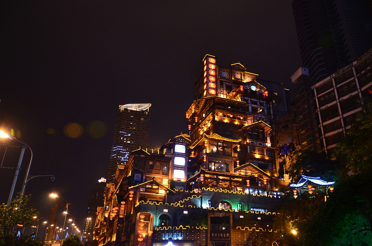 夜游重庆·洪崖洞（图ZOTA5ODY4NA==） - 风光摄影 - 站酷设计师sunbinqj原创素材 - 站酷ZCOOL