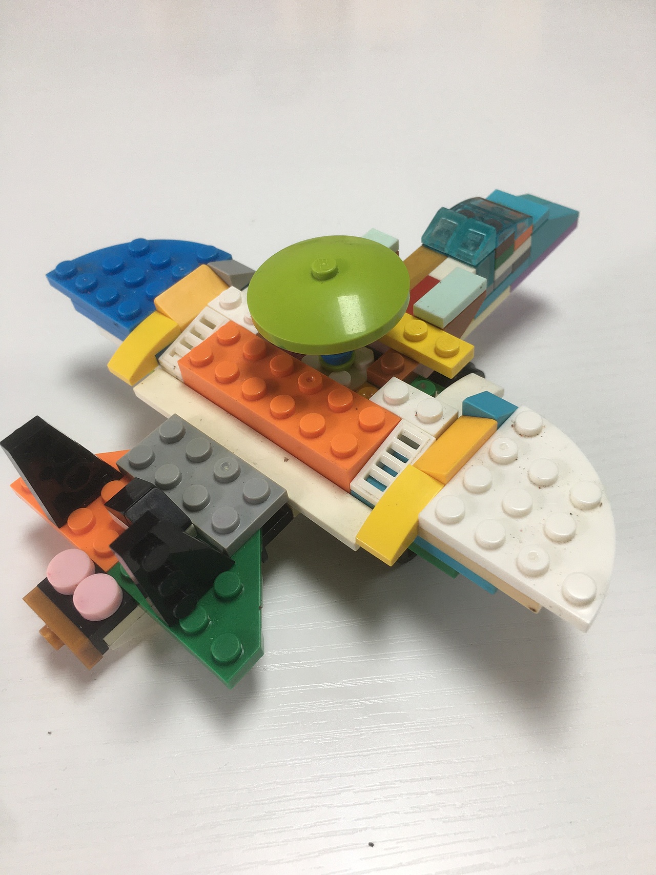 散的积木随便拼装