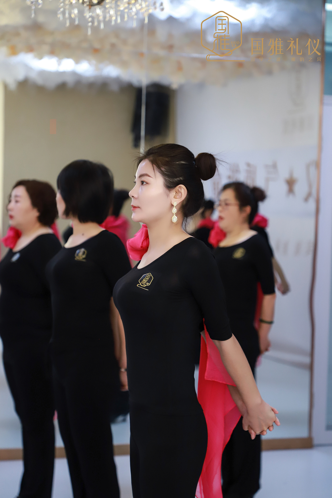 国雅礼仪27号+企业培训（图ZMjQyMzg3MDA4） - 人像摄影 - 站酷设计师国雅礼仪原创素材 - 站酷ZCOOL