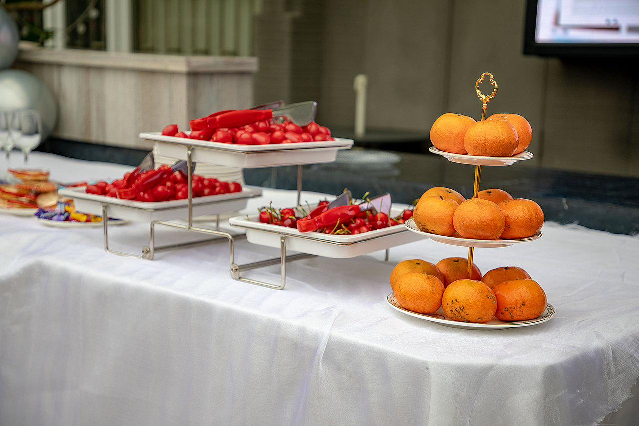 果盘碟子盘子喜糖茶壶迎宾台喜字贴名册红酒酒杯