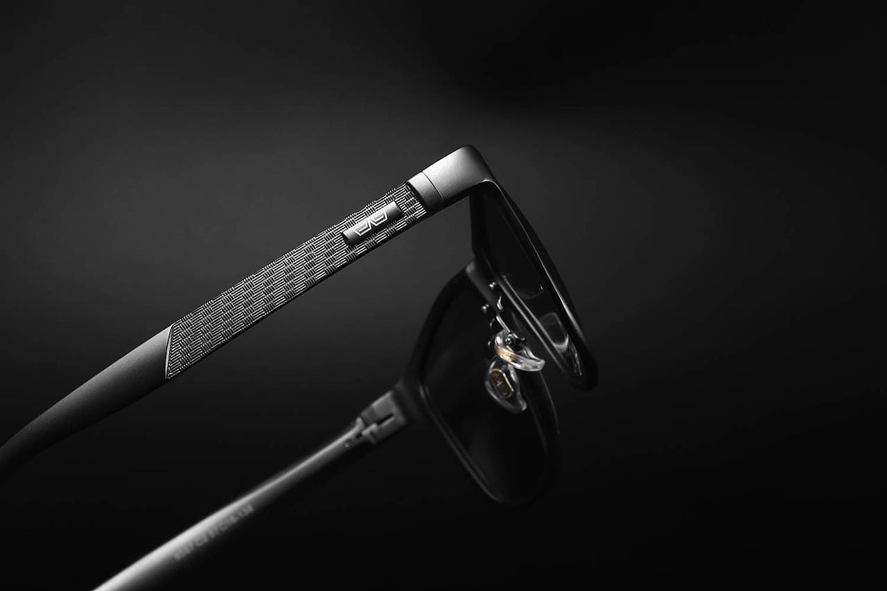 眼镜细节特写精修（图ZMjE4NzU5MzUy） - 修图/后期 - 站酷设计师师傅叫我修模特原创素材 - 站酷ZCOOL