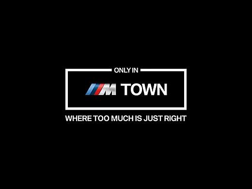 2019 BMW  M TOWN