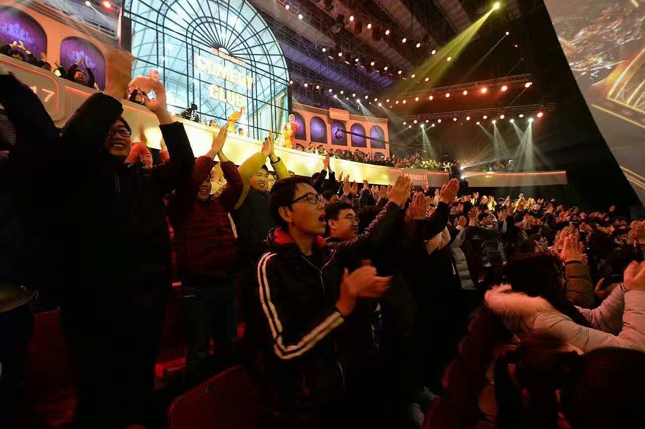 2017三大喜剧栏目第一篇 东方卫视《欢乐喜剧人》