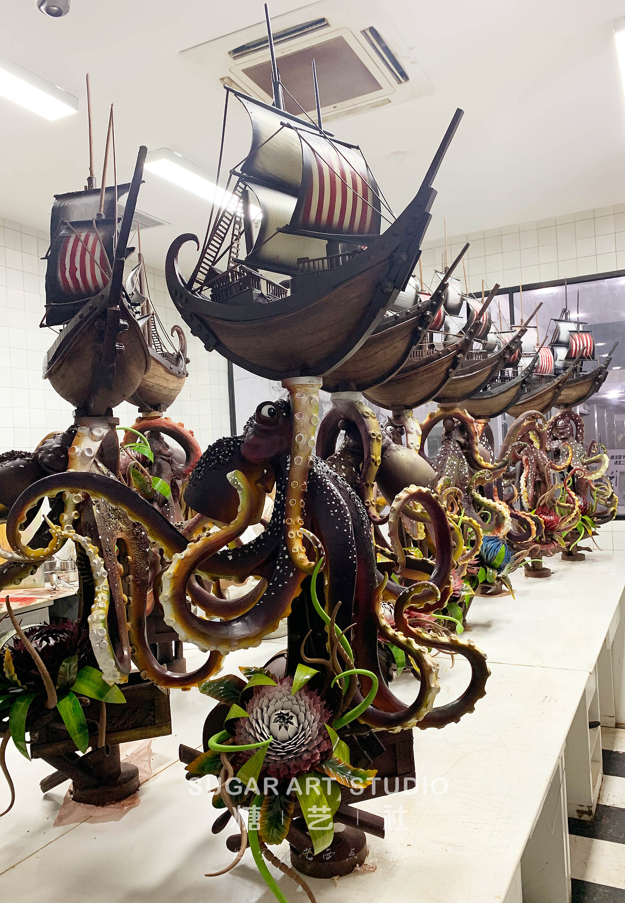 巧克力造型作品细节图拍摄-寻宝主题巧克力雕塑作品