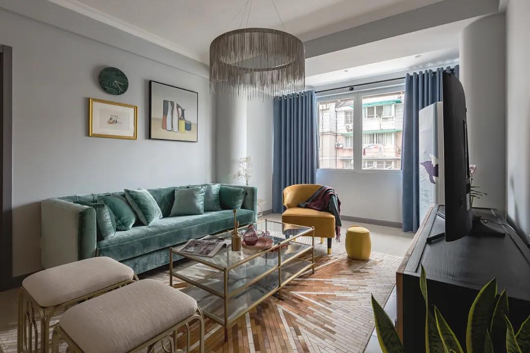 【峰光无限】110㎡现代复古风,糖果色搭配