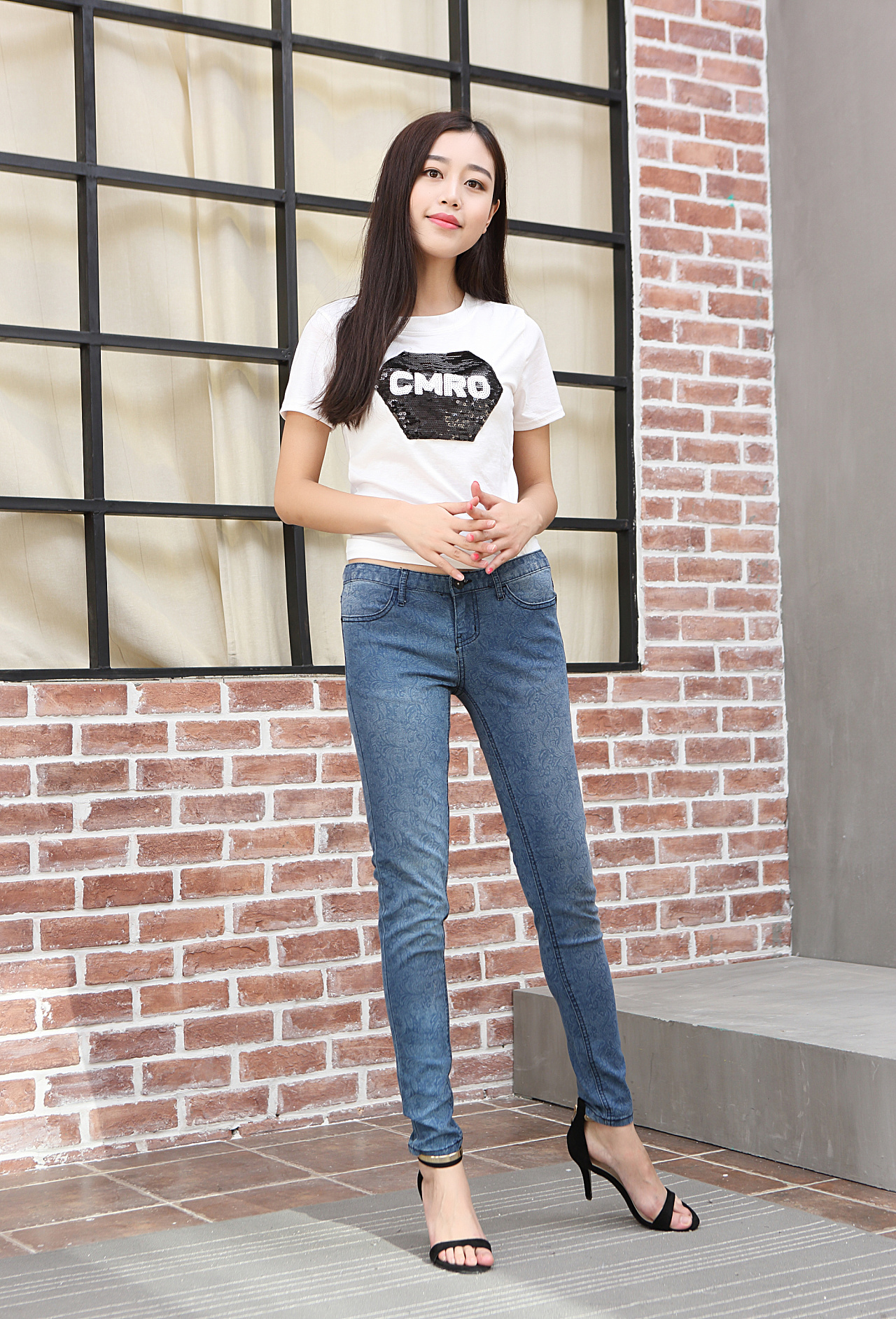 韩国模特网拍淘宝产品牛仔裤女装 T恤外景拍摄拍照摄影专业摄影|摄影|人像|古斯广告 - 原创作品 - 站酷 (ZCOOL)