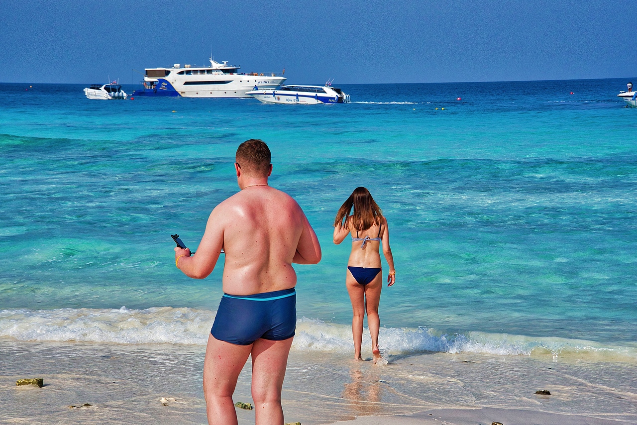 泰国的水 清澈到像颜料