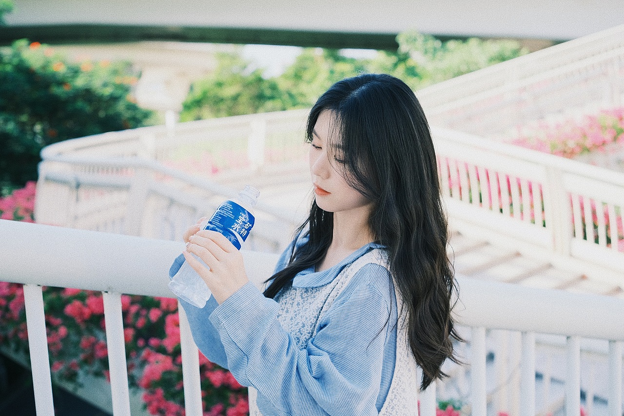 小老虎的天台拍摄日记 | 来看看我的拍摄摄影引导教程（图ZMzE5MzgxNzM2） - 人像摄影 - 站酷设计师温柔花原创素材 - 站酷ZCOOL