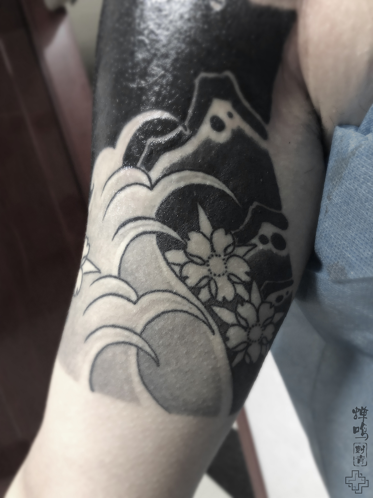 遮盖一个大图腾