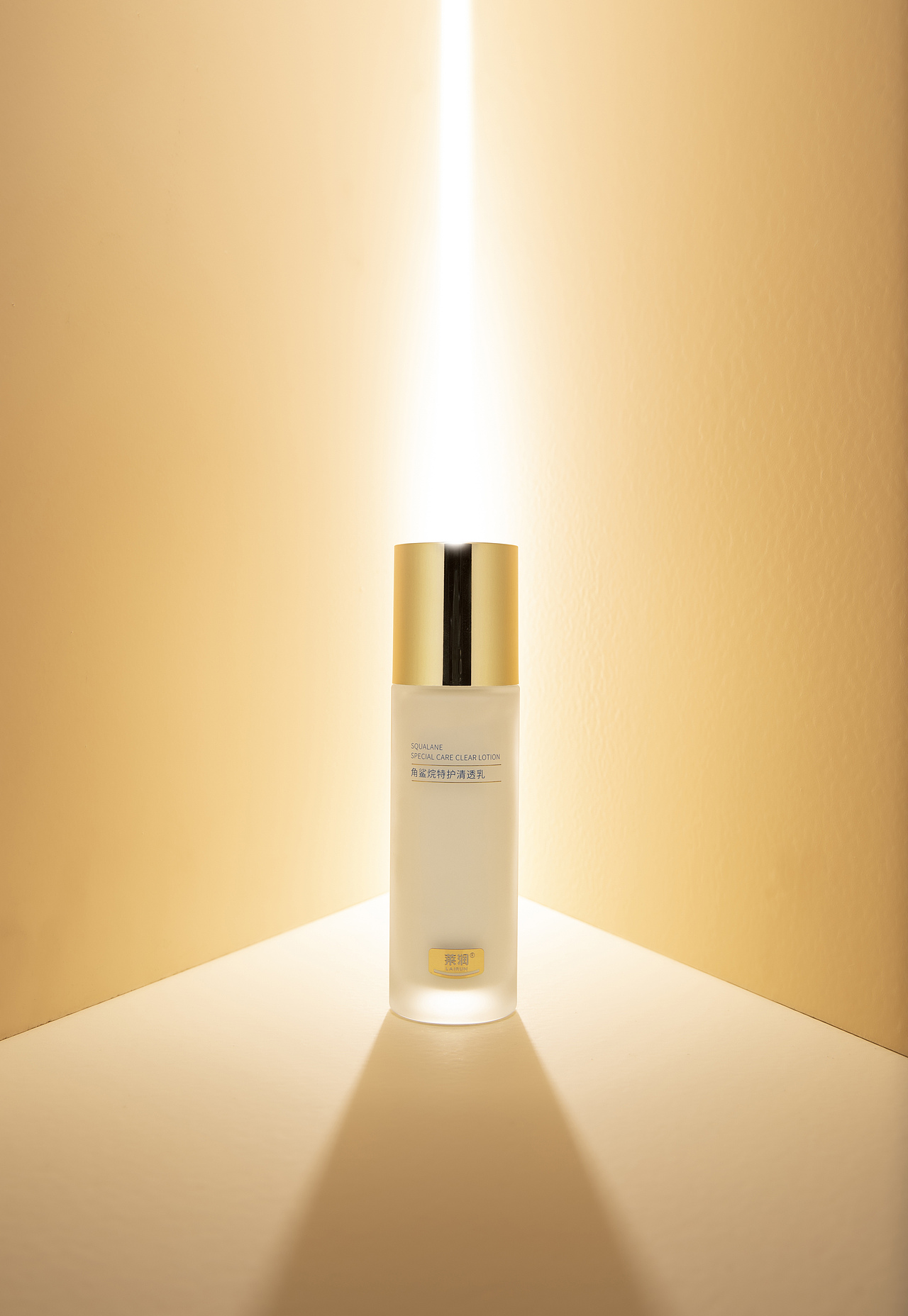 爽肤水/精华液/补水喷雾/洁面霜（图ZMjQ2NjMwNDQ4） - 产品摄影 - 站酷设计师竖构原创素材 - 站酷ZCOOL