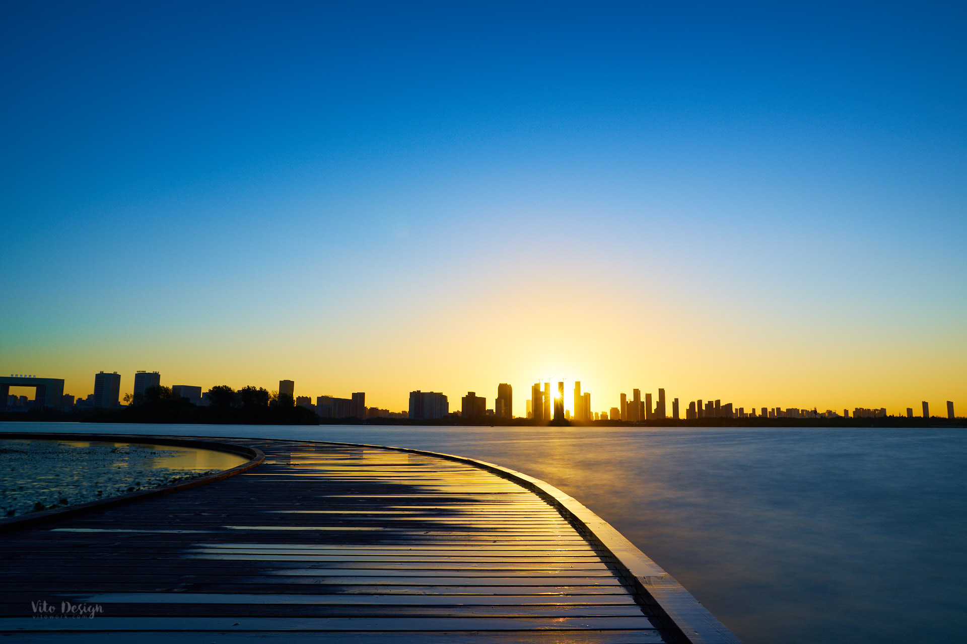 一座城市的日出与日落