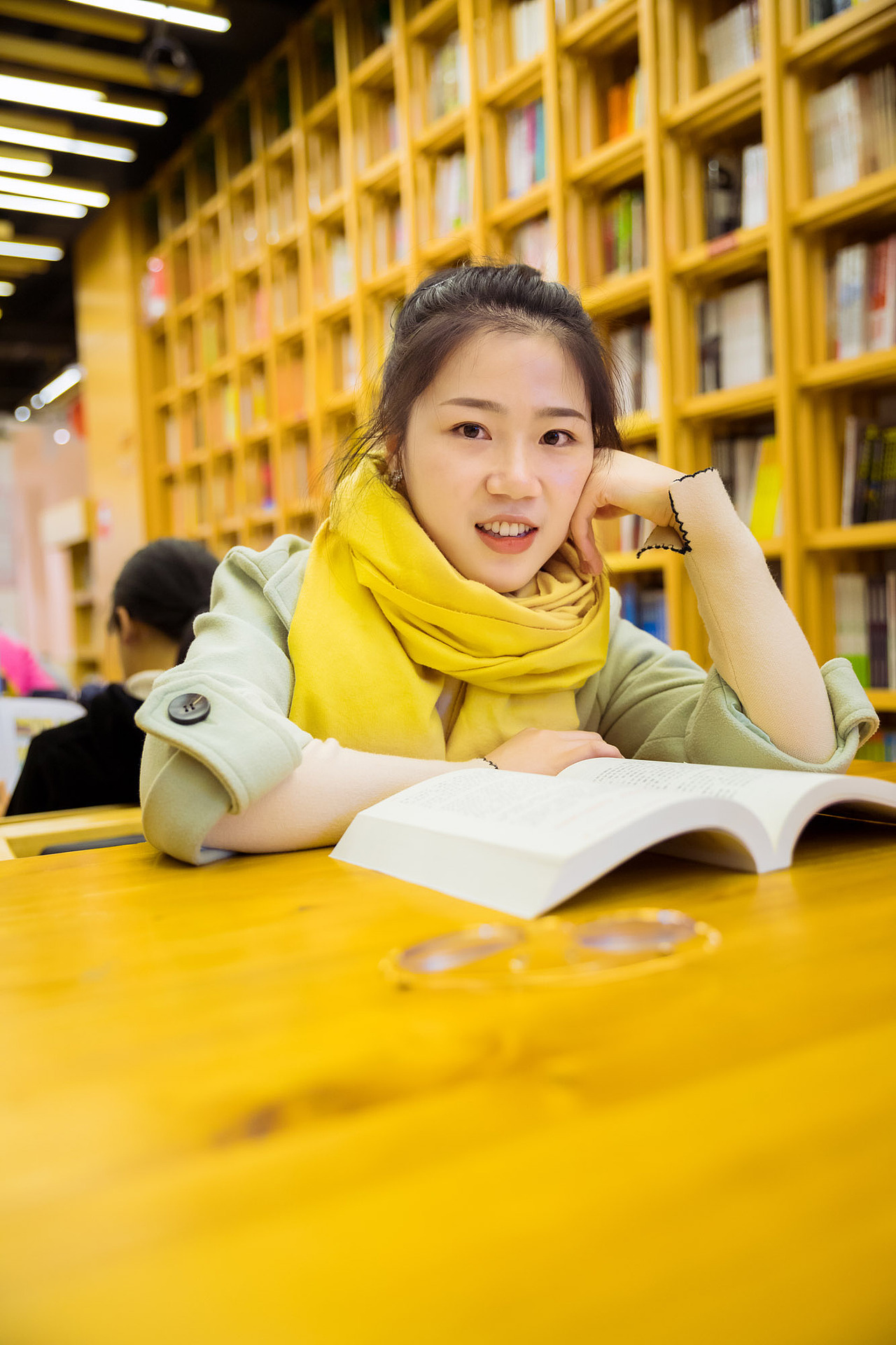 图书馆少女