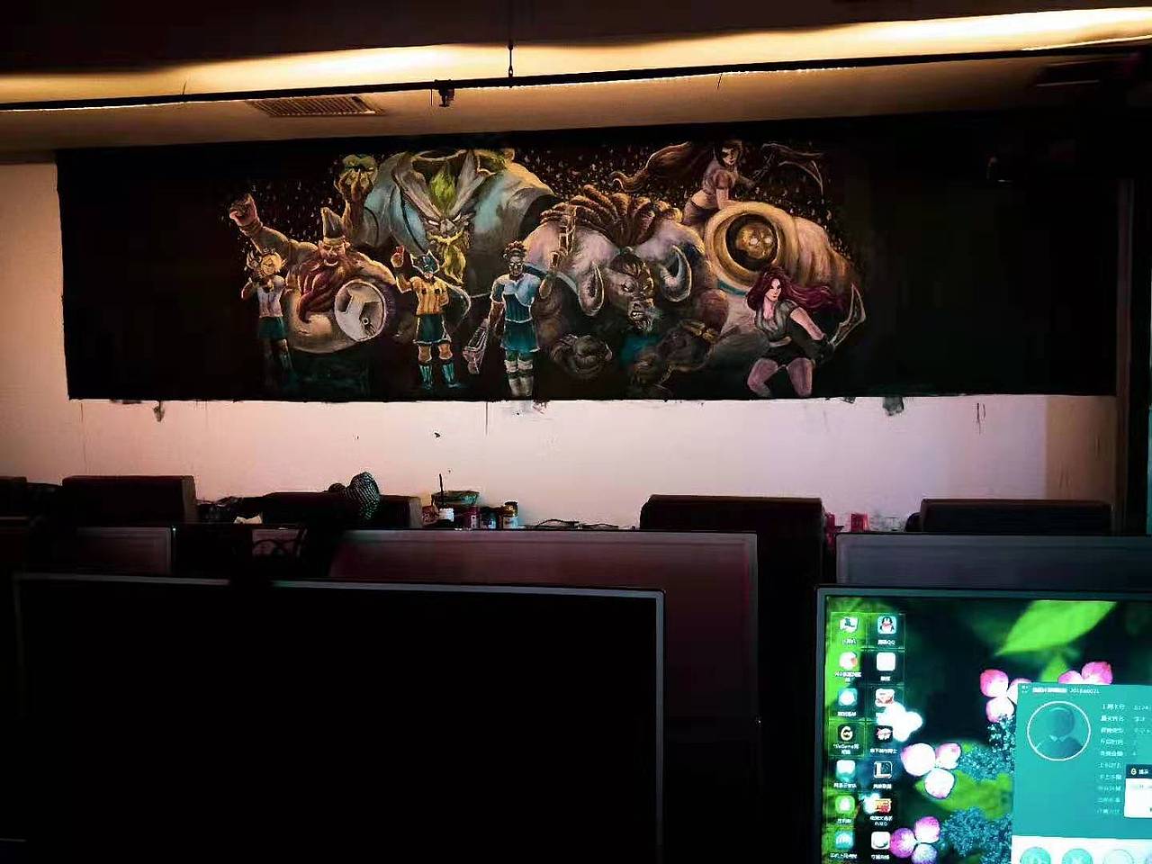 墙绘(英雄联盟墙绘)