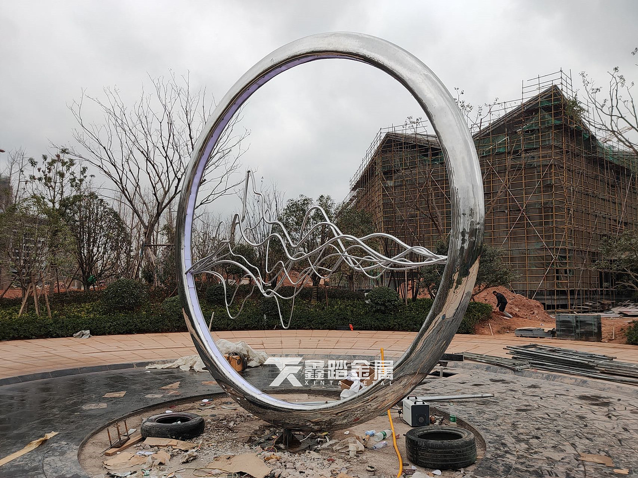 现代小区园区景观不锈钢雕塑摆件 发光不锈钢圆环雕塑