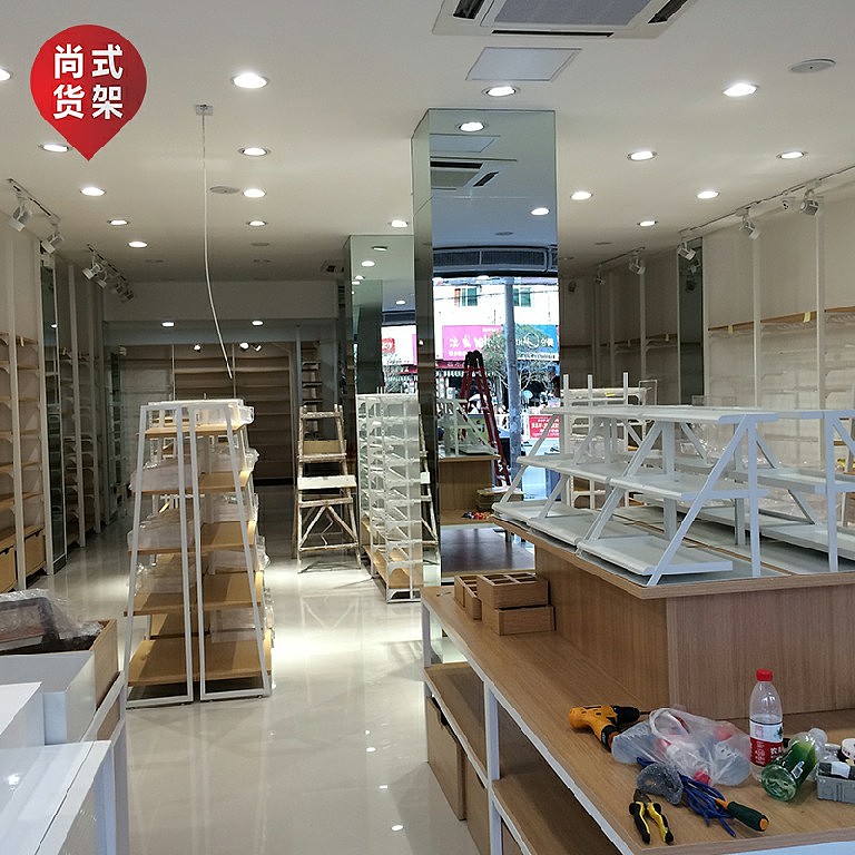 来宾市商务男装货架童装店展示架尚式童装店货架定做
