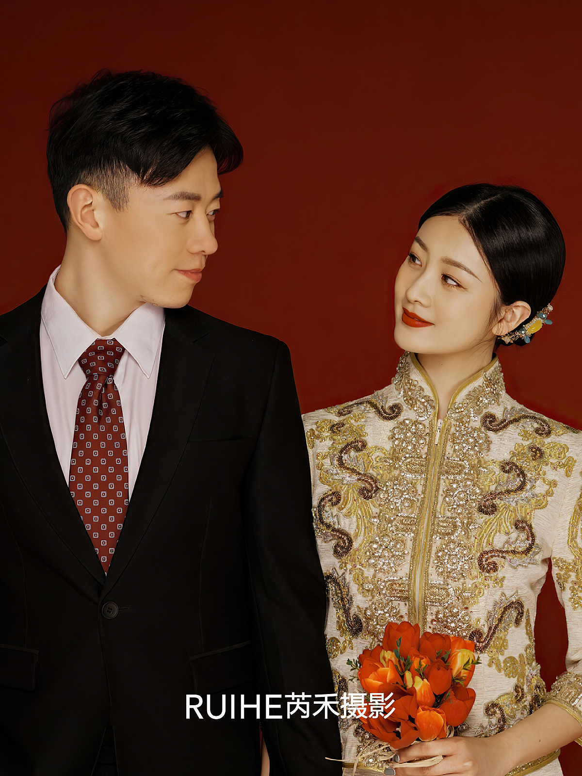 融合中式的经典元素,符合现代年轻的爱情