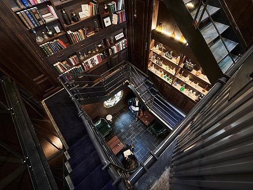 餐厅环境利用蒸汽朋克元素设计装饰