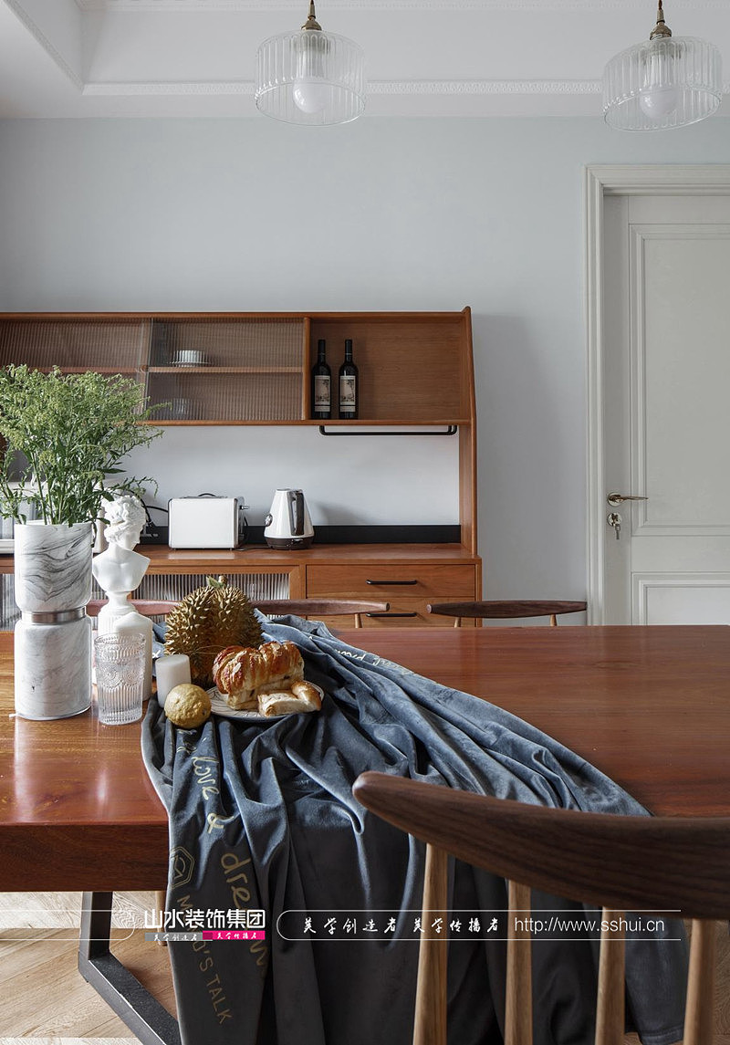 现代混搭风，如果好看的家要收税，她们家可能会穷死