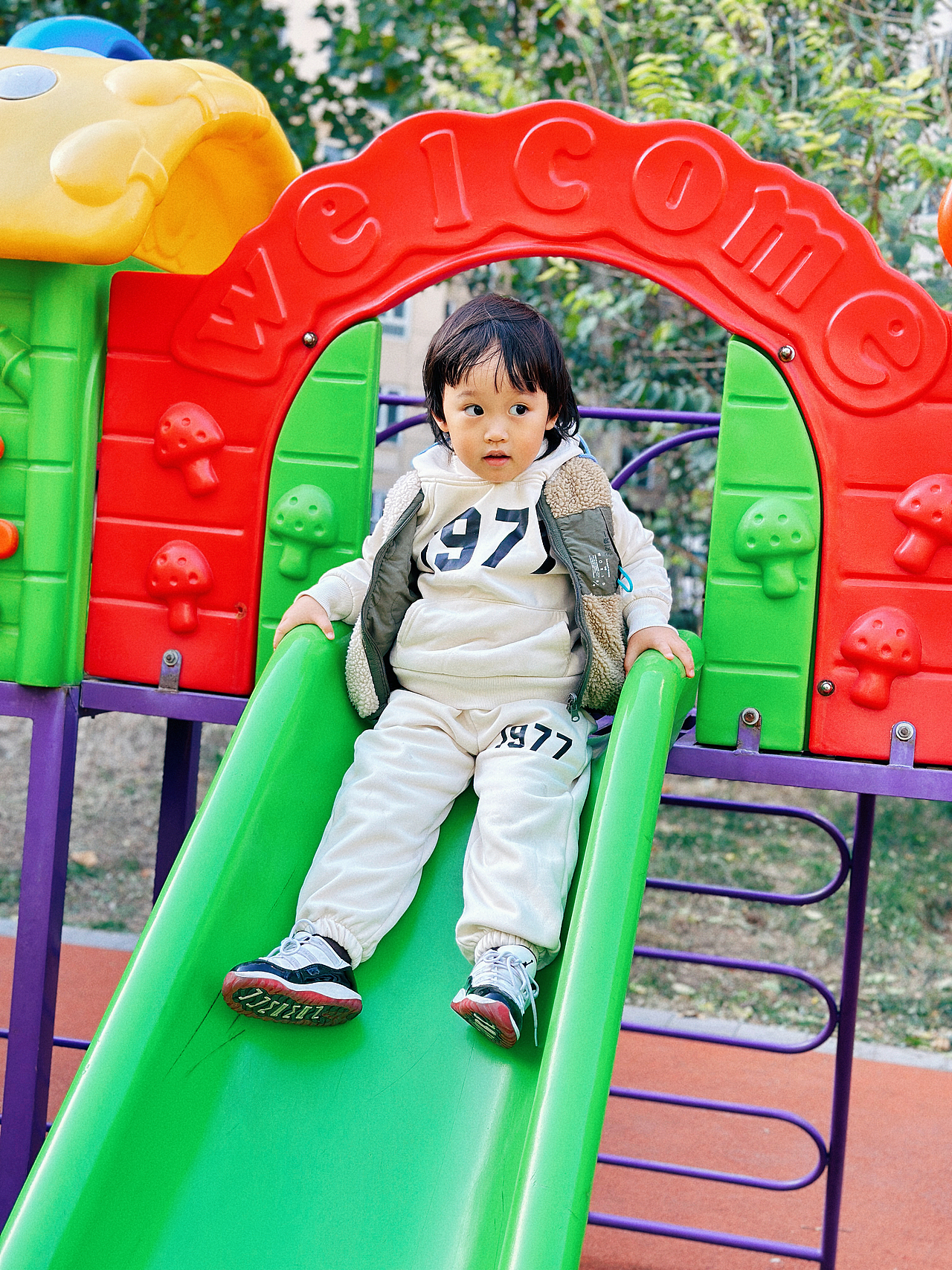 一个小孩儿（图ZMzU1NjY0OTA0） - 人像摄影 - 站酷设计师我有许多宝藏原创素材 - 站酷ZCOOL