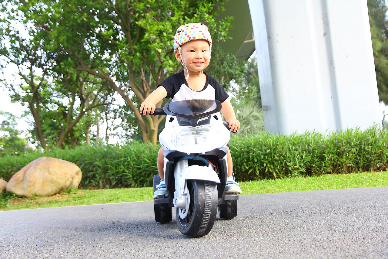 17M 机车男孩 | 李皮皮（图ZMTY1NDYzMzMy） - 人像摄影 - 站酷设计师mooncake_wong原创素材 - 站酷ZCOOL