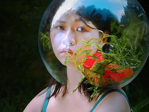 女性