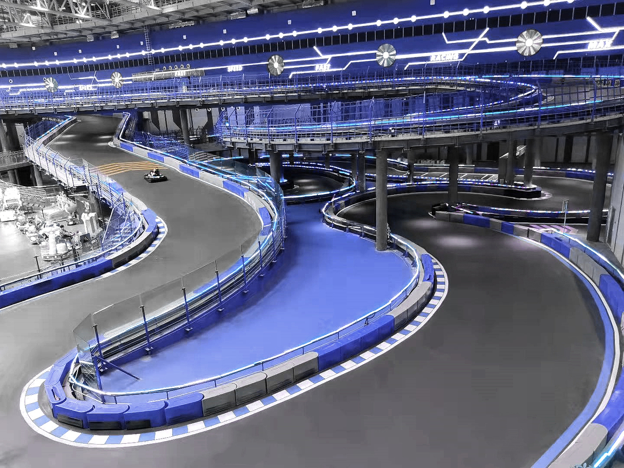 赛道产 · 长春花蓝（图ZMjgyNjExNTMy） - 环境/建筑摄影 - 站酷设计师Vicky111111原创素材 - 站酷ZCOOL