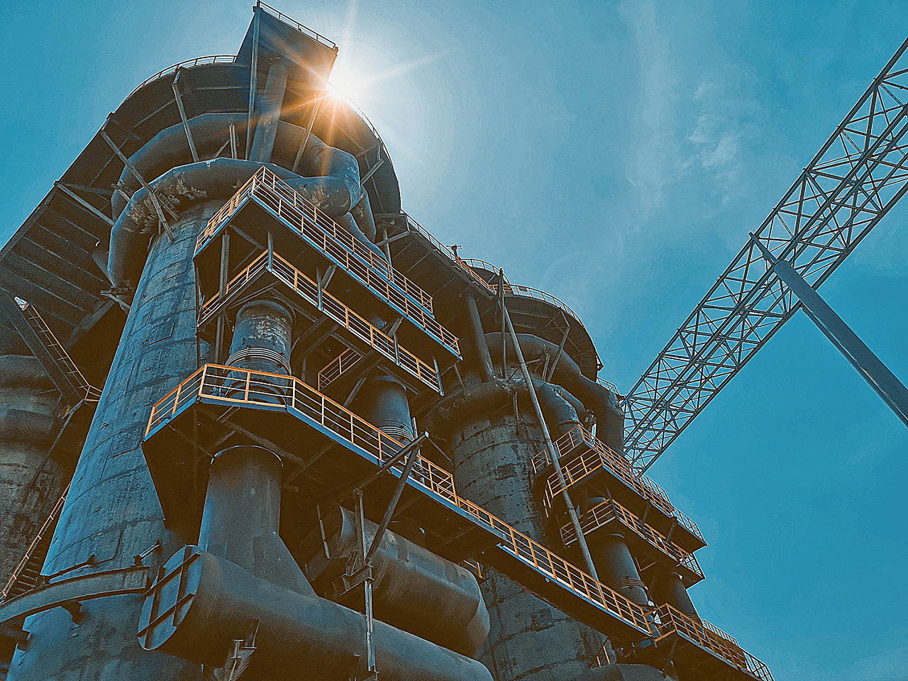 建筑拍摄 | 魔幻钢铁建筑