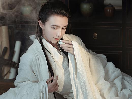 【小唯】