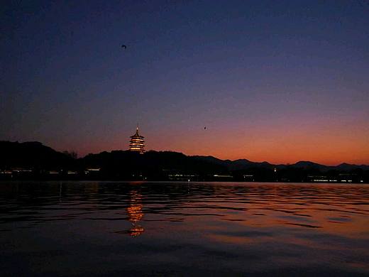 雷峰夕照