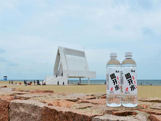 康师傅喝开水实拍图_喝开水产品实拍（个人主页-ZNDY2MjU5NDg=） - 产品摄影 - 站酷设计师YoungHuiHui原创素材 - 站酷ZCOOL