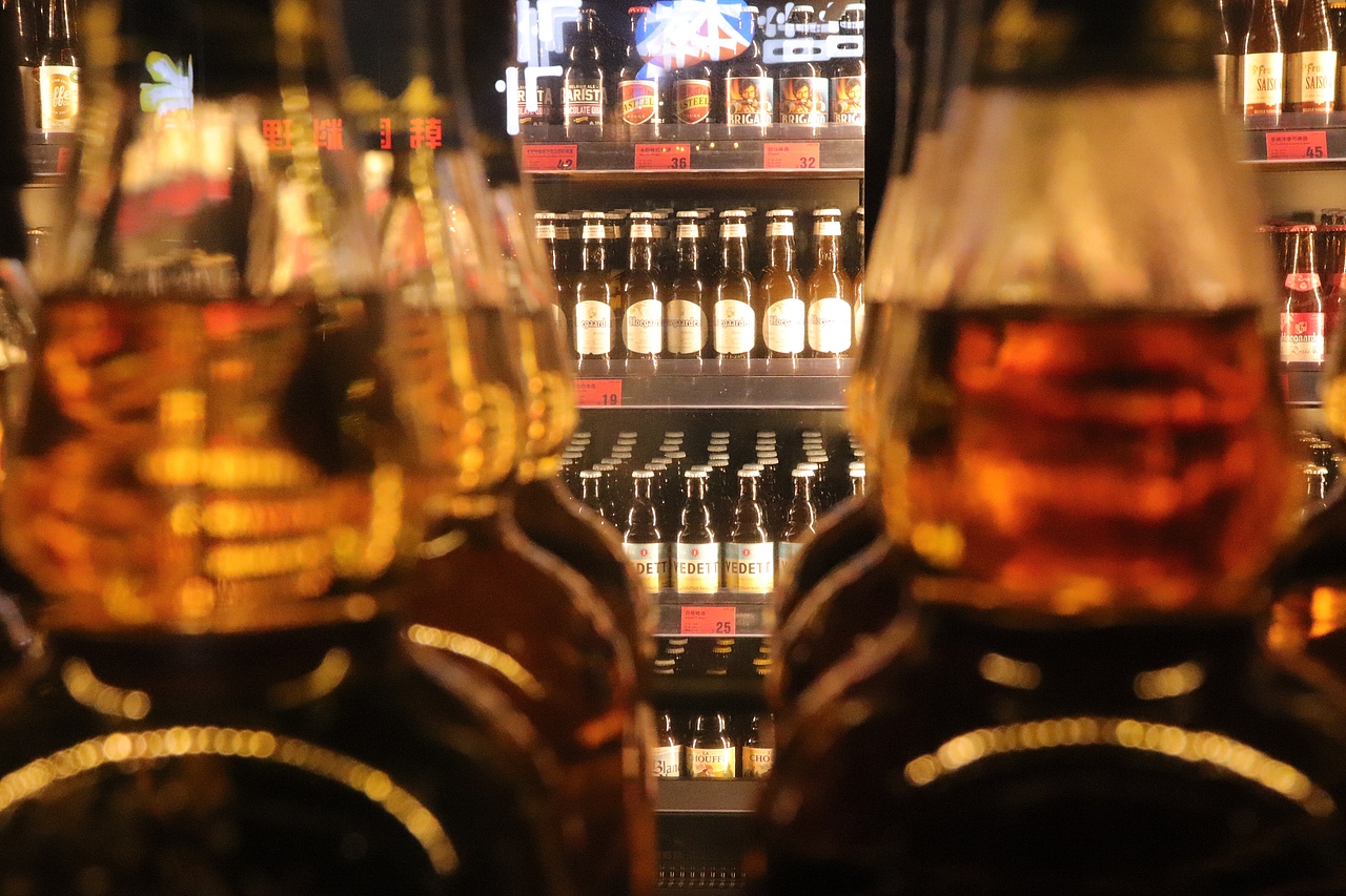 Bar & She（图ZMTgwNTA1Mjk2） - 产品摄影 - 站酷设计师是进击的脸猫呀原创素材 - 站酷ZCOOL