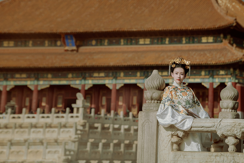 故宫里（图ZMTQ1NjEyNzI4） - 修图/后期 - 站酷设计师牛梅子原创素材 - 站酷ZCOOL