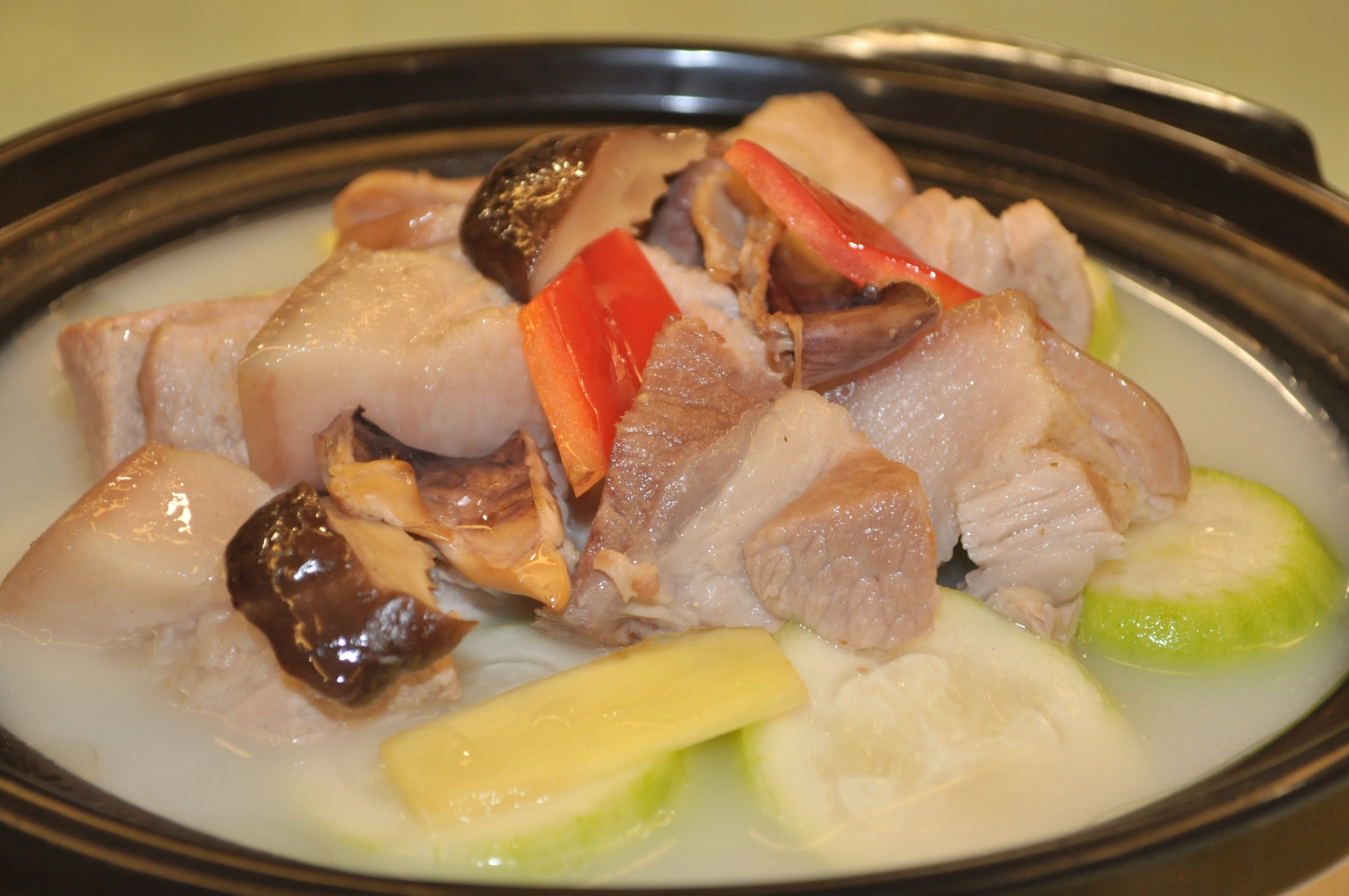 章鱼节瓜煲淋猪踭