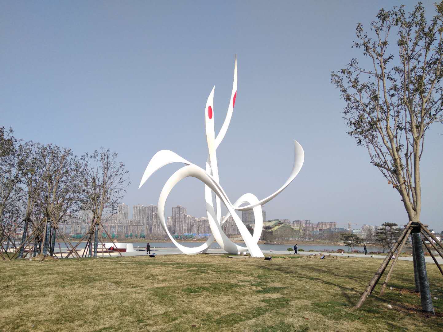 千鹤湖公园雕塑|空间|景观设计|锤子用户 - 原创作品 - 站酷 (zcool)