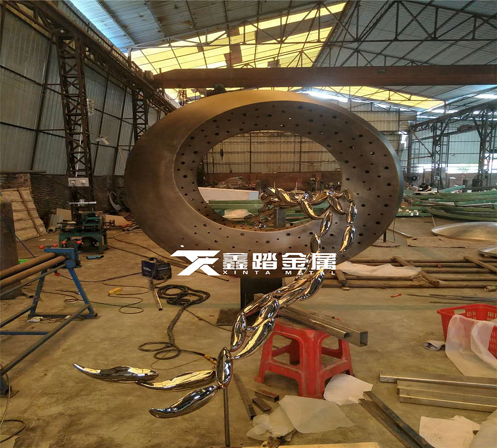 鱼跃龙门寓景小品雕塑 圆环与鱼群不锈钢雕塑 水景雕塑