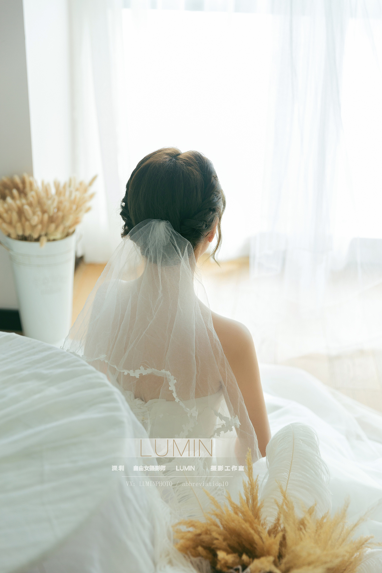 新娘单人婚纱照白色图片