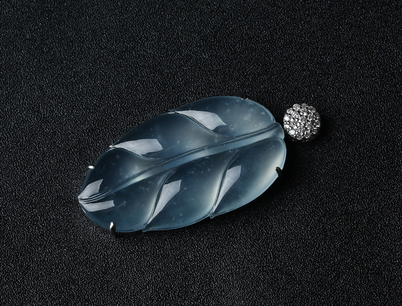 翡翠（图ZMTQ5NjA3MzY0） - 产品摄影 - 站酷设计师珠宝摄影修图原创素材 - 站酷ZCOOL