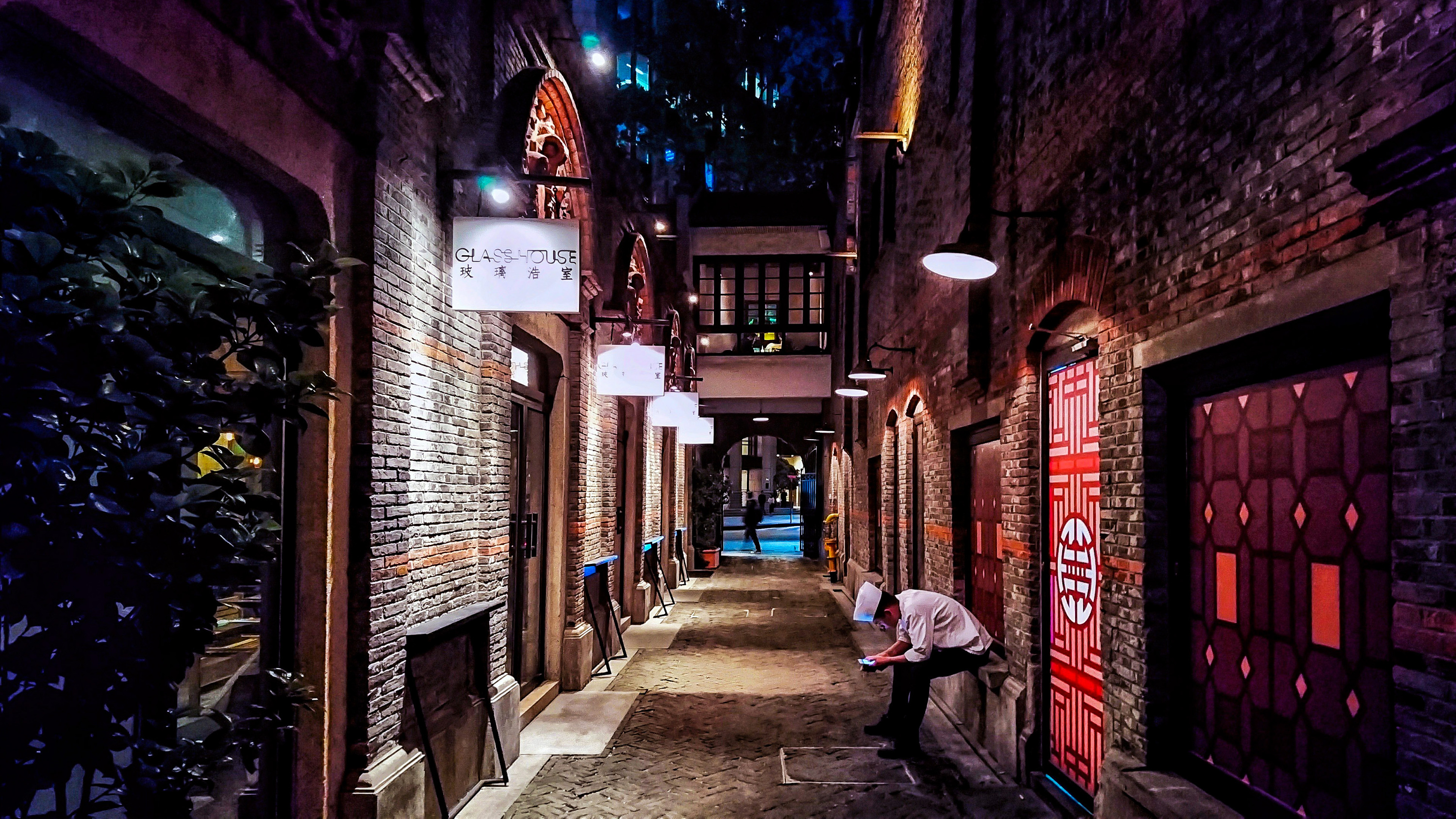 【携程攻略】上海新天地景点,新天地——上海老石库门建筑的经典之作，白领朋友的休闲之地，精品购…