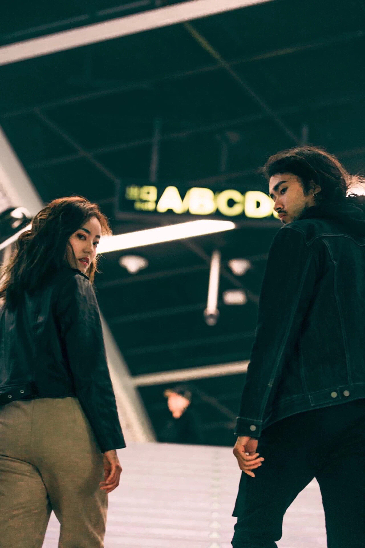 地下铁（图ZMTk1MTk1NDEy） - 人像摄影 - 站酷设计师Beidaobeidao原创素材 - 站酷ZCOOL