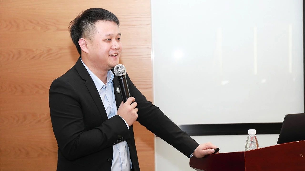 华南区总经理卢文浩