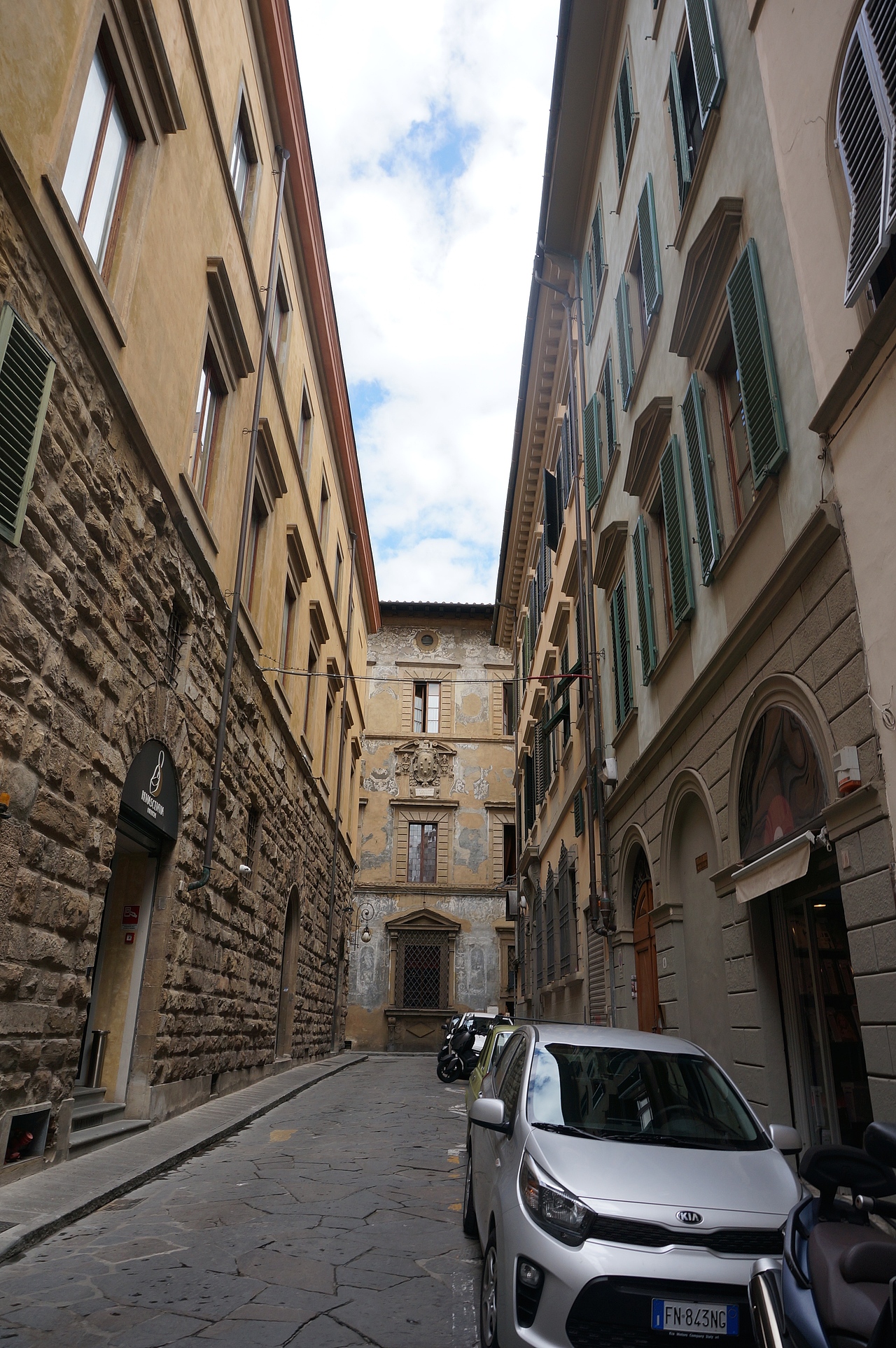 穿梭在佛罗伦萨的小巷