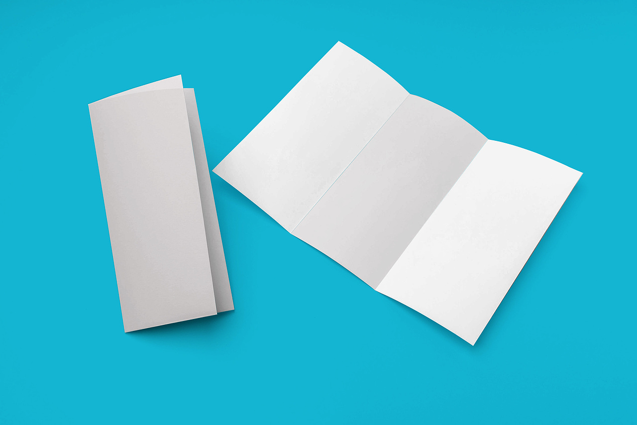 免费提供源文件三折页样机