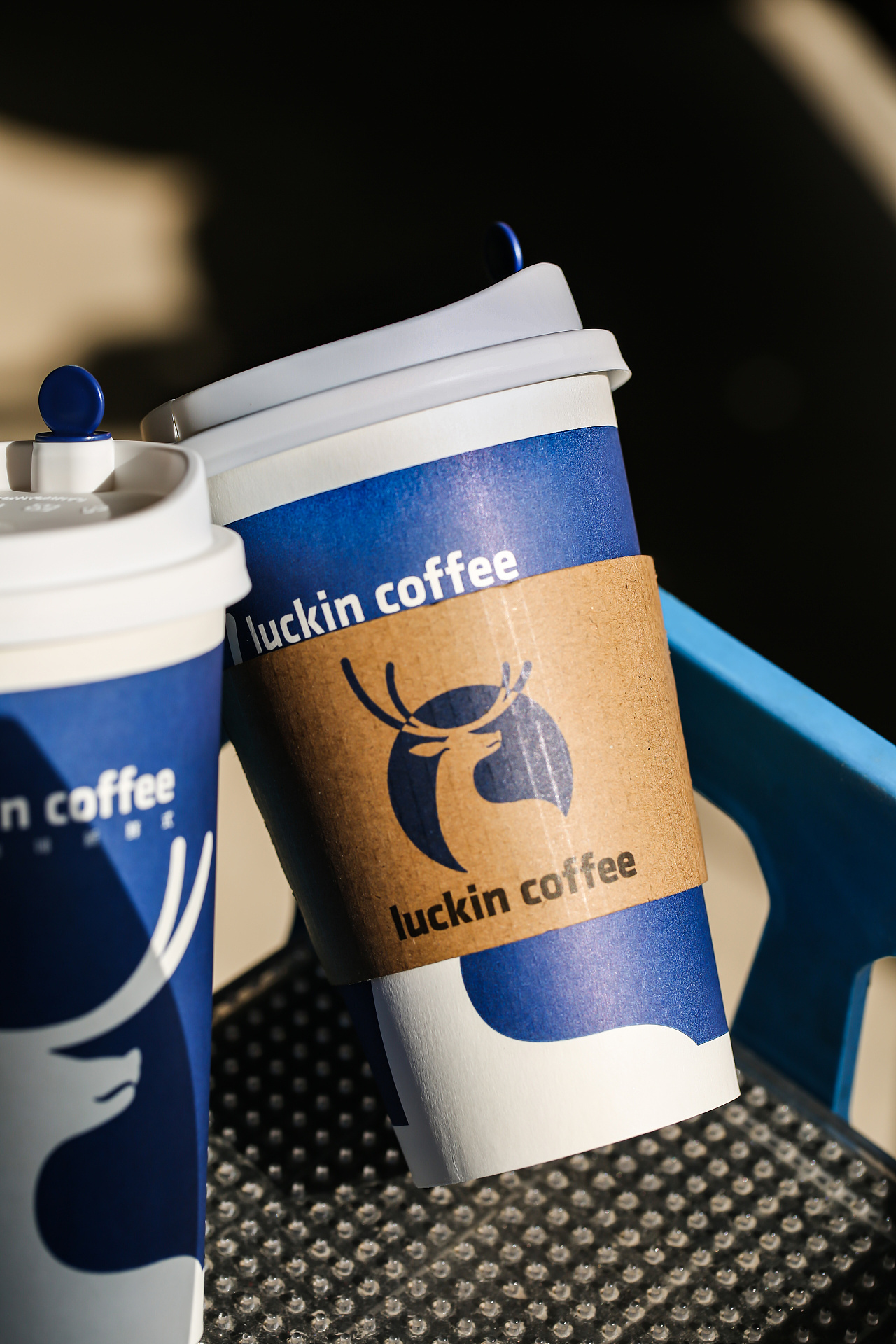 和好朋友喝一杯瑞幸 lucky一整天