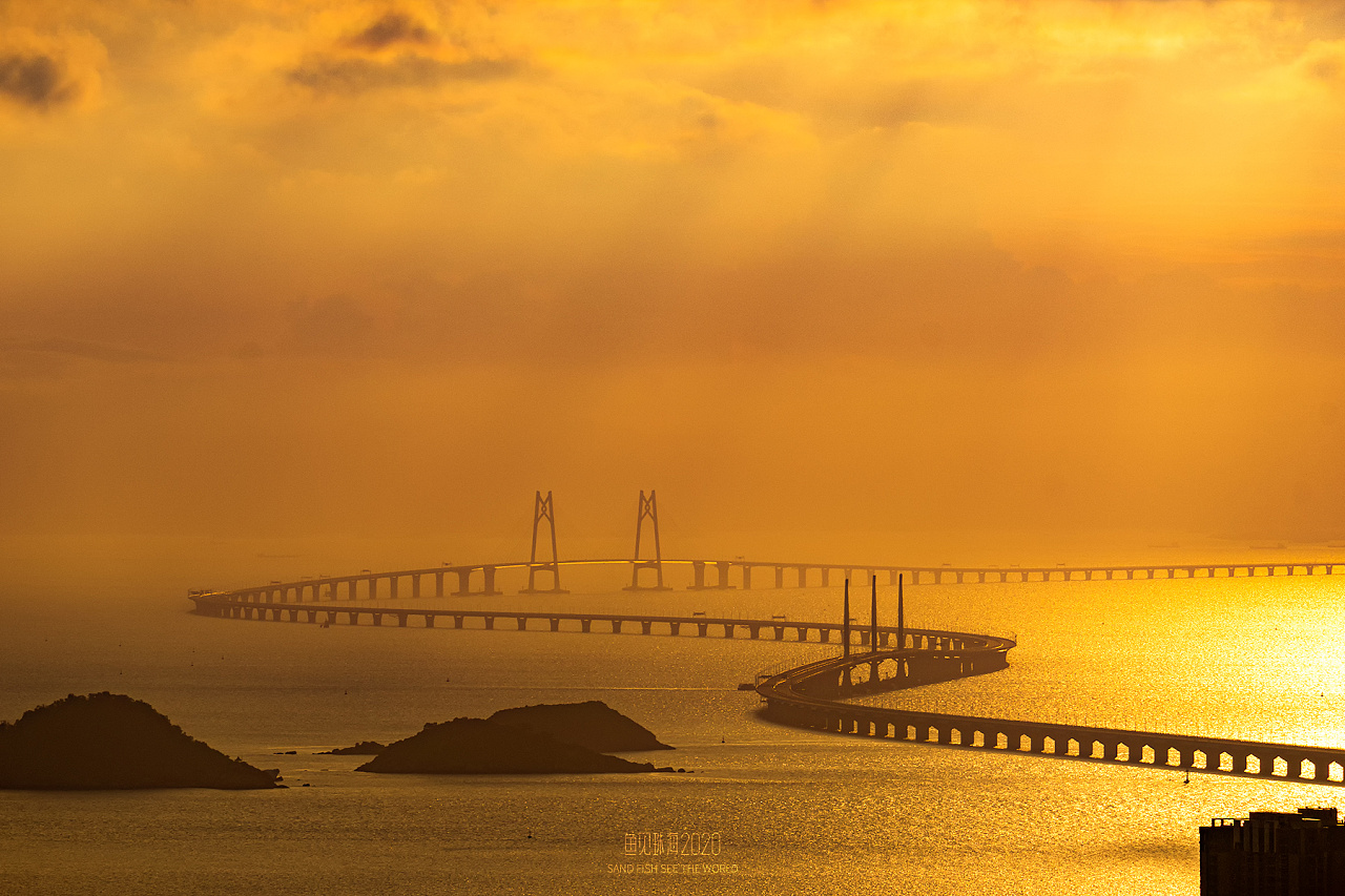 伶仃洋巨龙-港珠澳大桥