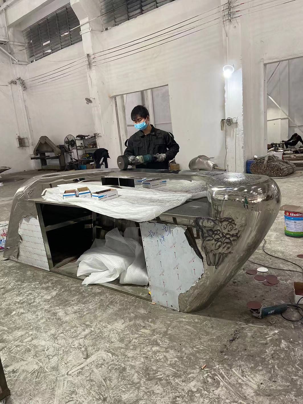 不锈钢异形双曲面装饰造型厂家是怎样制作的