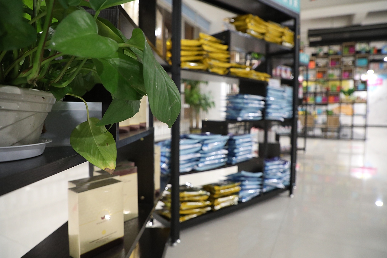 中视优俏货线下自提店