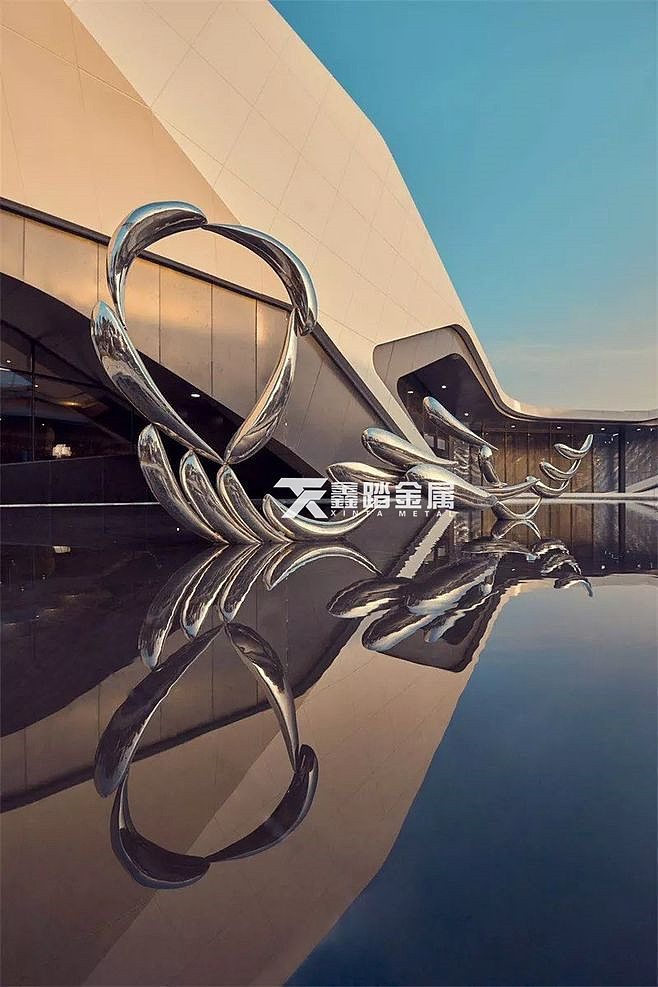 水景镜面抽象不锈钢鱼雕塑